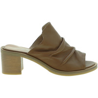 Schoenen Dames Leren slippers Mally 6147 Brown