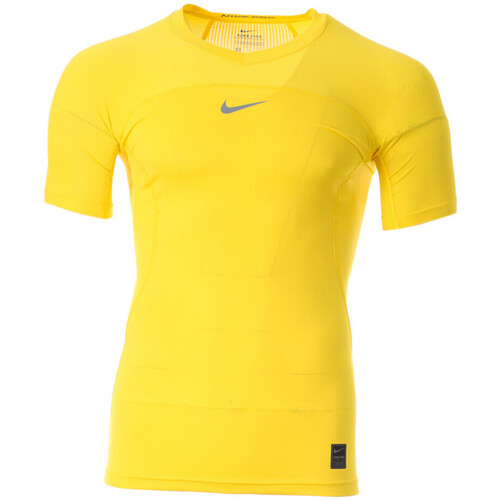 Textiel Heren T-shirts & Polo’s Nike  Geel