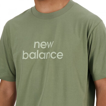 New Balance Sport essentials linear t-shirt Groen